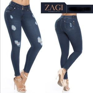 Distressed skinny jeans